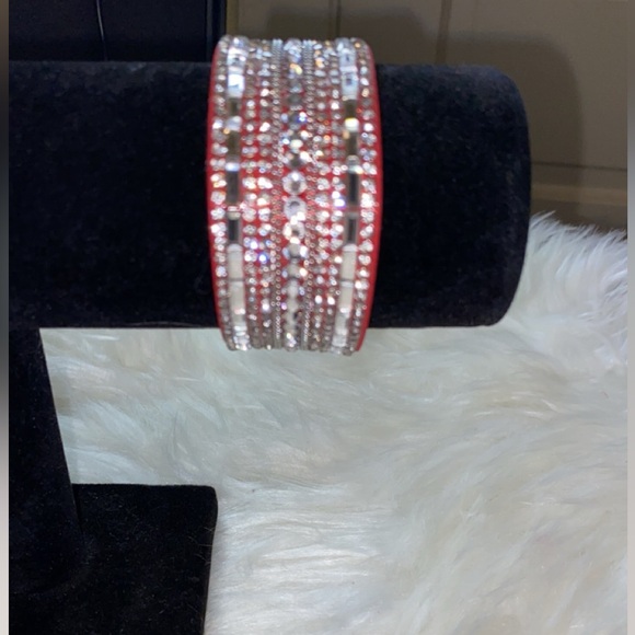 🔥 Red Hot Sizzling Bedazzled SnapBack Bracelet! Ready to Ship!🔥 - Picture 3 of 4